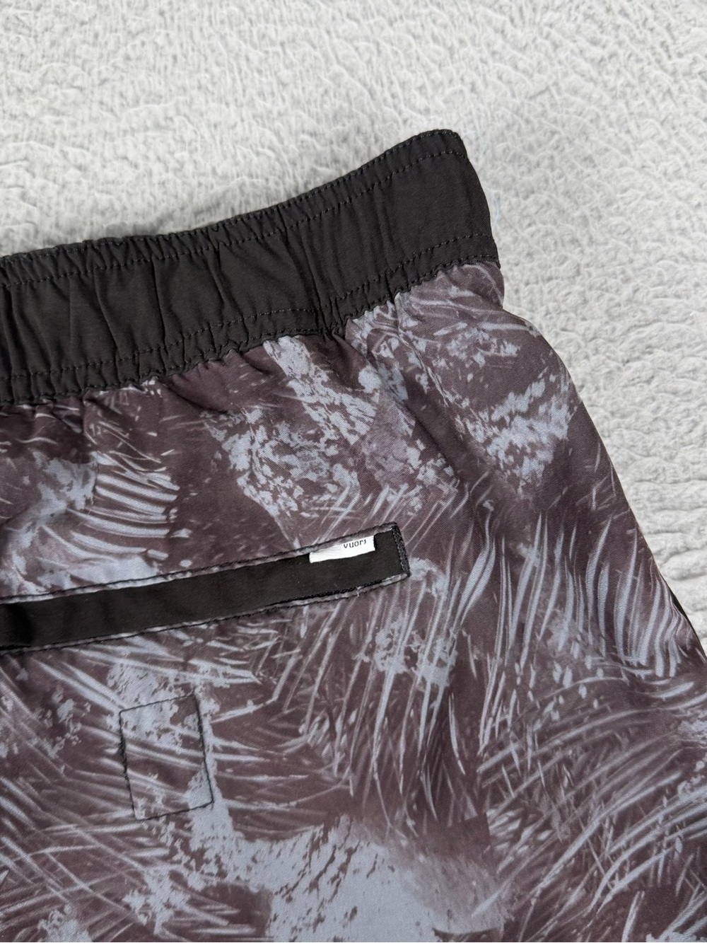 Vuori Banks Shorts Men XXL Charcoal 7'' Unlined Drawstrings Performance Athletic - Picture 11 of 11